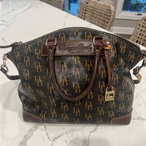 Dooney & Bourke Sydney Sutton Purse
